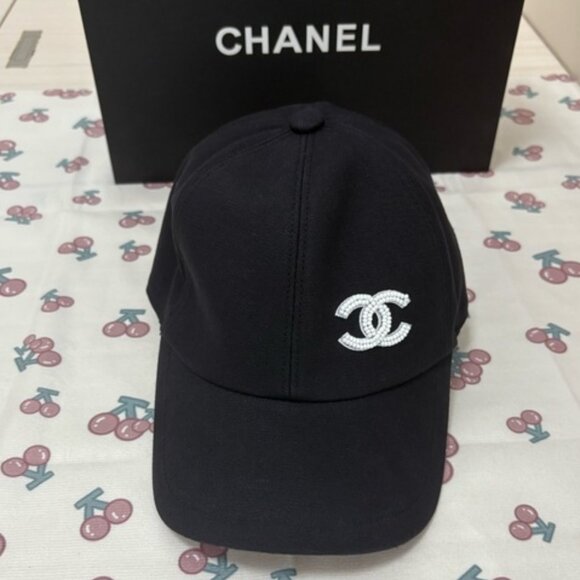Urban Chic Chanel Beanie Hat - Picture 1 of 6